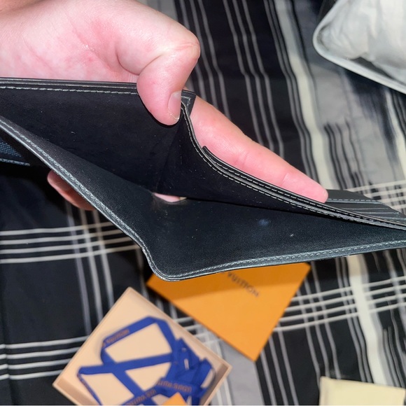 Louis Vuitton slender wallet. Used 3x 100% authentic great condition. - Picture 7 of 8